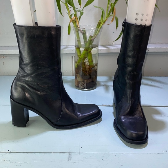 🖤🖤-Luca B. Mid calf heeled boots-🖤🖤 - Picture 1 of 10
